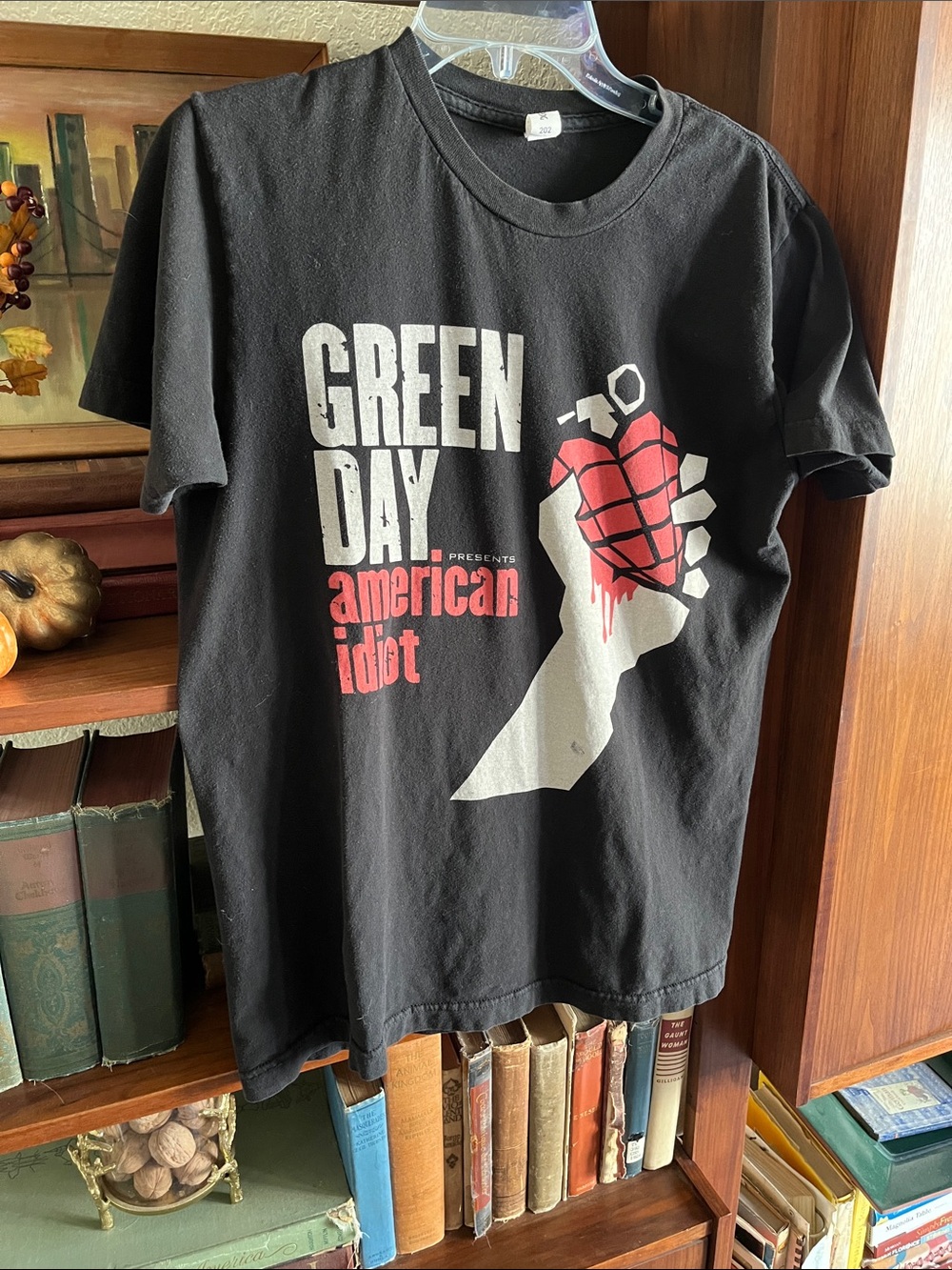Tultex Black Green Day American Idiot Graphic Tee with Red and White Print